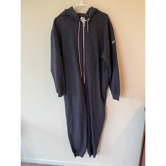 Fabletics Jumpsuit Womens XL Gray Leopard Cotton Forever Fleece Hooded Sleepwear - Picture 1 of 7